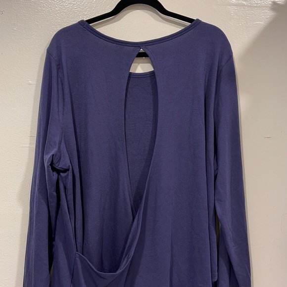 Old Navy open back top. XXL - Picture 4 of 8